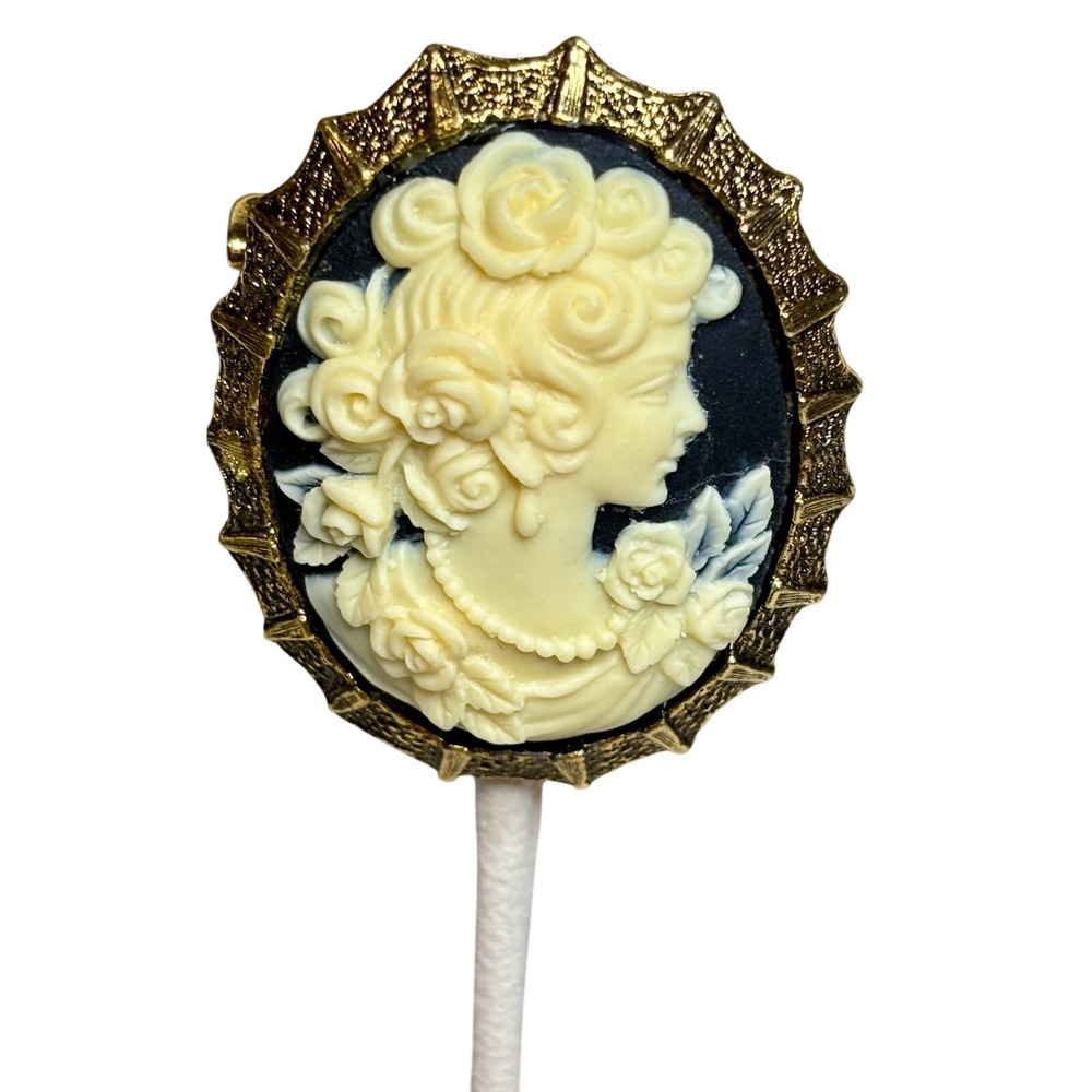 2-in-1 Victorian Cameo Brooch & Necklace Pendant Gold Tone Black Cream 1970s